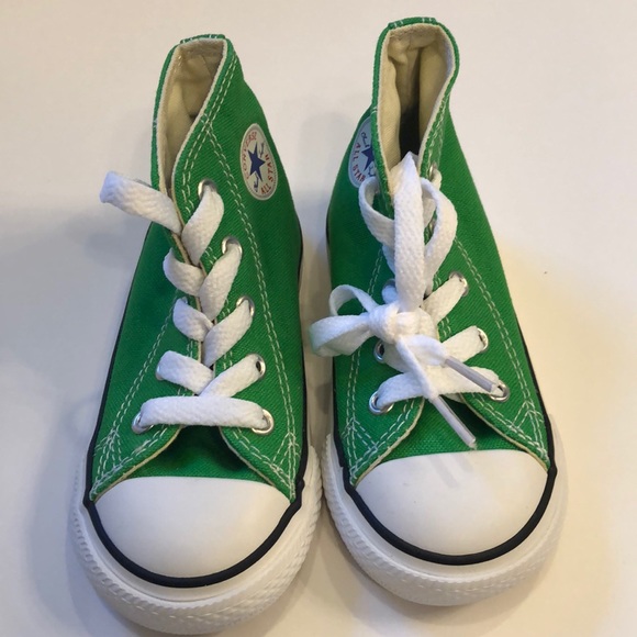 Infant converse NWT and original box price is firm - Picture 2 of 3